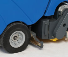 Clarke Clean Track L24 Carpet Extractor – 24″